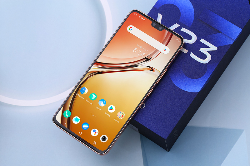 Vivo V23 5G với kiểu d&aacute;ng m&agrave;n h&igrave;nh tai thỏ