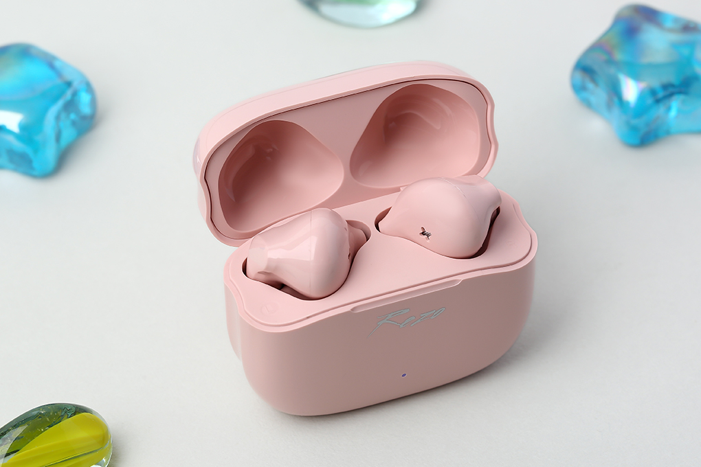 Với tay cầm d&agrave;i mang lại cảm gi&aacute;c sang trọng khi sử dụng