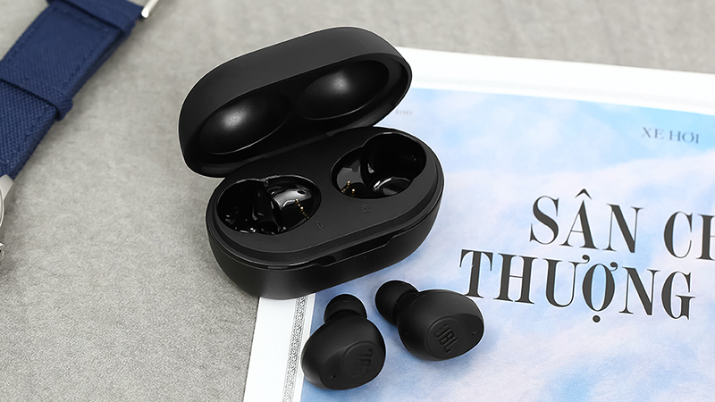 Phần housing tai nghe nhỏ gọn, vừa vặn với nhiều d&aacute;ng tai