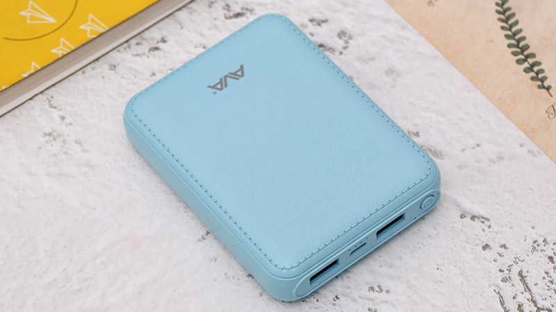 AVA DS003-WB được phủ một lớp da b&ecirc;n ngo&agrave;i bề mặt l&agrave;m sản phẩm tr&ocirc;ng v&ocirc; c&ugrave;ng thanh lịch