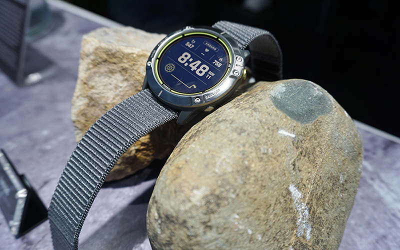 Đồng hồ thông minh Garmin Enduro có thiết kế sang trọng, thời thượng