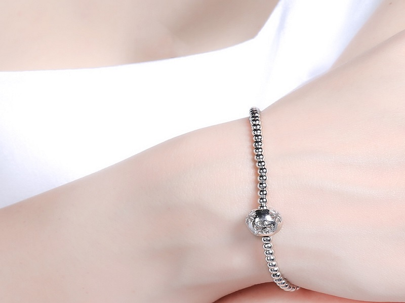 Hạt Charm Bạc Nữ Mạ Rhodium AvaJi AVJ.C000023.00 c&oacute; thiết kế trẻ trung, năng động
