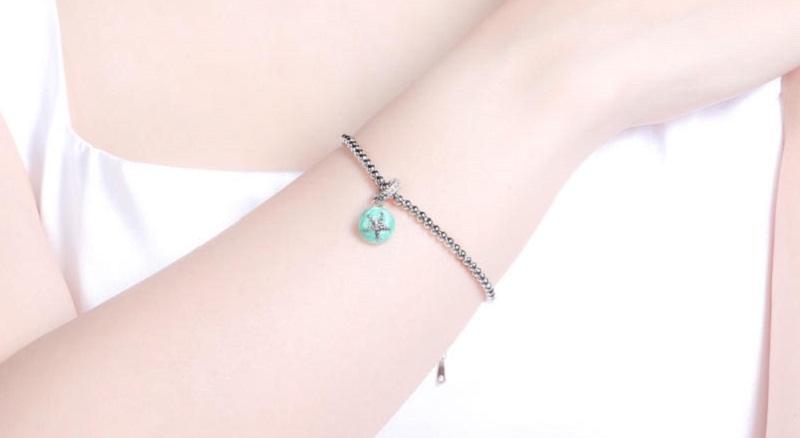 Thiết kế hạt charm đơn giản nhưng vẫn tinh tế