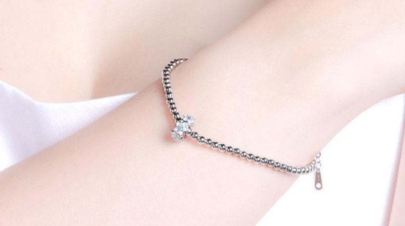 Thiết kế họa tiết cánh hoa vô cùng trang nhã và nữ tính