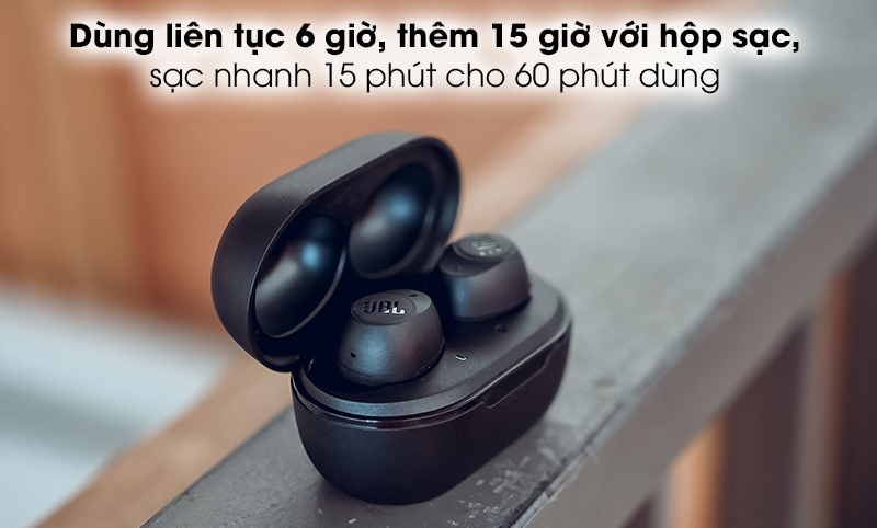 Tai nghe được trang bị tính năng sạc đầy pin trong 2 giờ cùng cổng Type-C