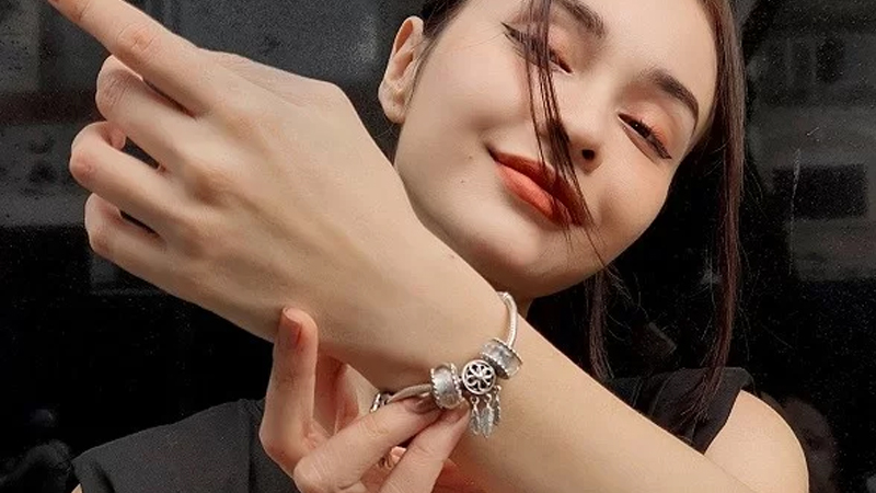 Vòng charm thể hiện cá tính của bạn