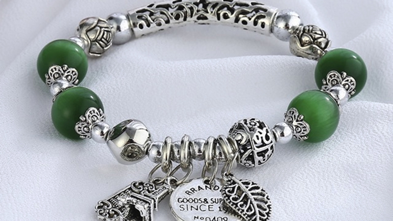 V&ograve;ng charm c&ograve;n mang những &yacute; nghĩa đặc biệt về mặt phong thuỷ bản mệnh.