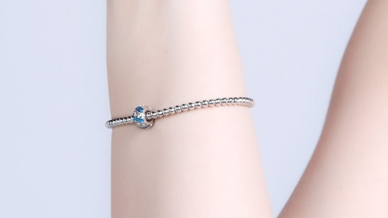 Hạt Charm c&oacute; đường n&eacute;t mới lạ