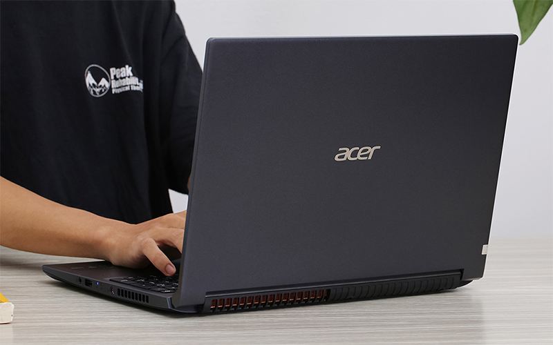 Laptop có kích thước lớn thường rất nặng