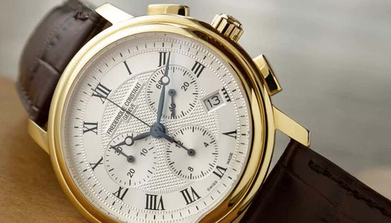 Thiết kế c&oacute; đường k&iacute;nh 40 mm v&agrave; lớp k&iacute;nh Sapphire cao cấp