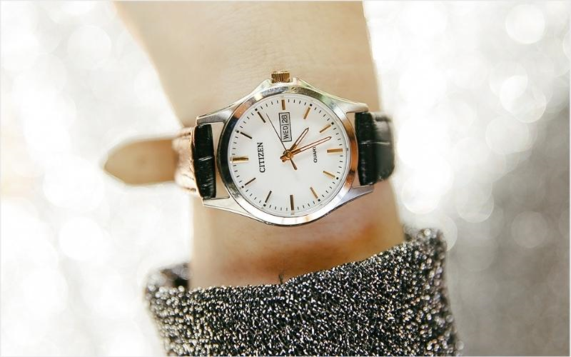 Thiết kế cho bạn nh&igrave;n lịch thứ v&agrave; ng&agrave;y dễ d&agrave;ng