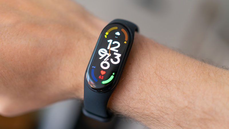 Thiết kế trẻ trung, màn hình lớn dễ theo dõi