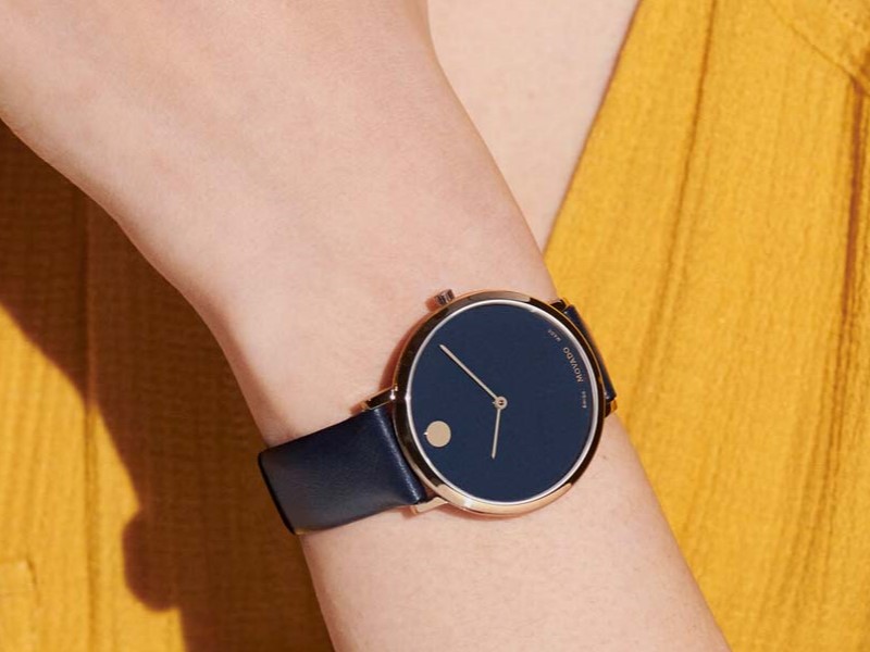 M&agrave;u sắc cực t&ocirc;n da của mẫu đồng hồ MOVADO