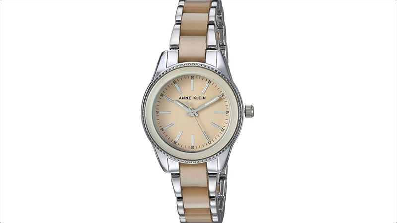 Đơn giản nhưng tinh tế là vẻ đẹp mà chiếc đồng hồ ANNE KLEIN mang đến