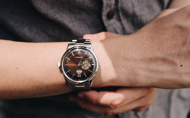 Top 5 đồng hồ ORIENT nam mặt đỏ, nâu độc đáo đáng mua nhất tại TGDĐ