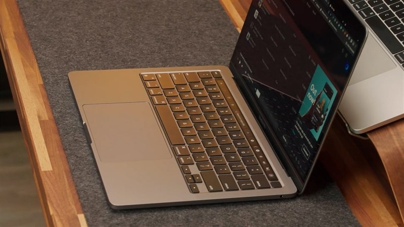 Thiết kế kh&ocirc;ng qu&aacute; kh&aacute;c biệt so với những d&ograve;ng sản phẩm kh&aacute;c