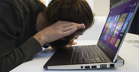 Nguyên nhân & 5 cách khắc phục lỗi laptop kêu rè rè đơn giản, hiệu quả