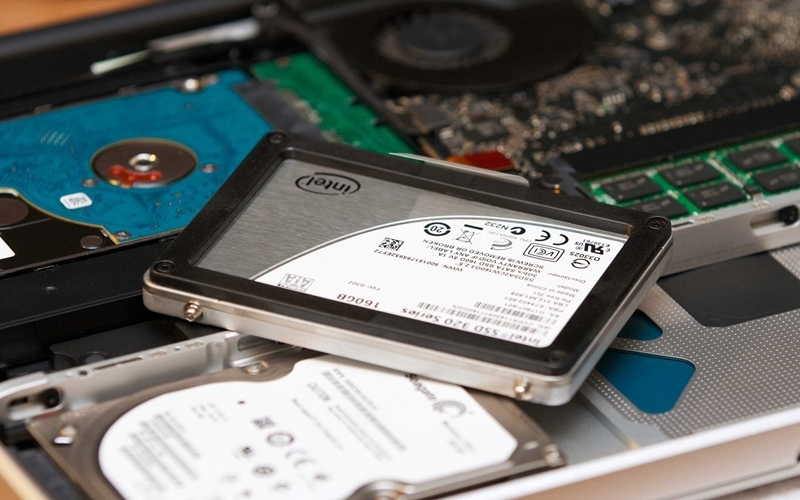 Thay mới ổ đĩa thì nên sử dụng ổ SSD