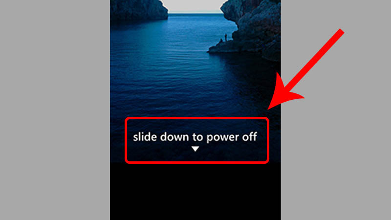 Nhấn v&agrave; giữ n&uacute;t nguồn đến khi m&agrave;n h&igrave;nh xuất hiện Trượt xuống để tắt nguồn