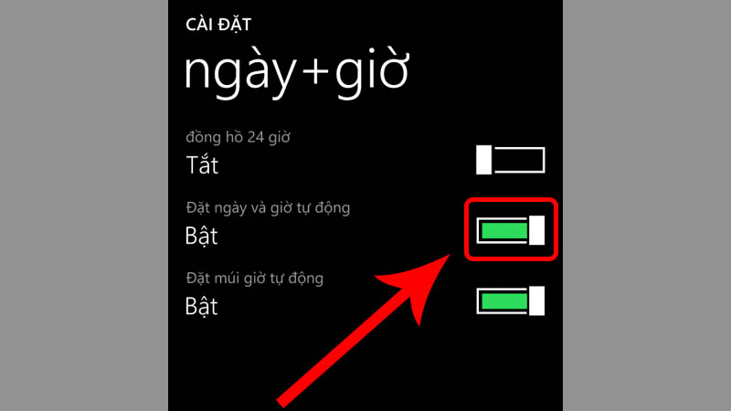  Bật đặt ng&agrave;y v&agrave; giờ tự động bằng c&aacute;ch gạt thanh ngang sang phải
