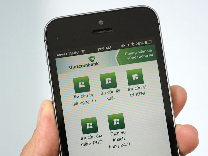 Nạp tiền iPhone thông qua ứng dụng Vietcombank