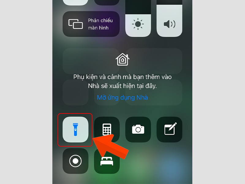 Cách sử dụng, bật đèn Flash trên iPhone làm đèn Pin, cách dùng đèn pin