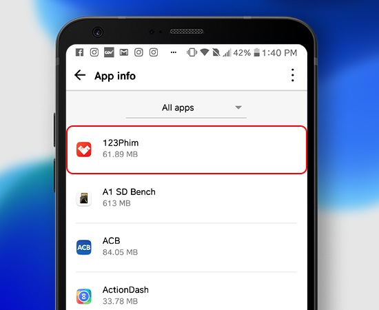 Và chọn ứng dụng bạn muốn chuyển sang thẻ nhớ.
