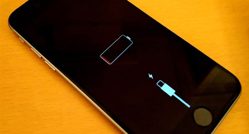 Lỗi iPhone sạc không lên phần trăm pin là do bất cẩn trong thời gian sử dụng