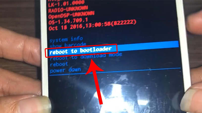 Chọn vào mục reboot to bootloader