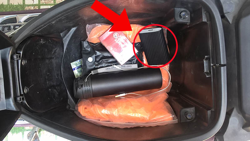 Để sạc dự phòng trong cốp xe cũng có thể gây cháy nổ