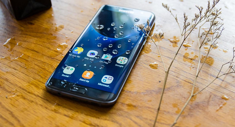 Các dòng điện thoại Samsung được trang bị tính năng chống nước