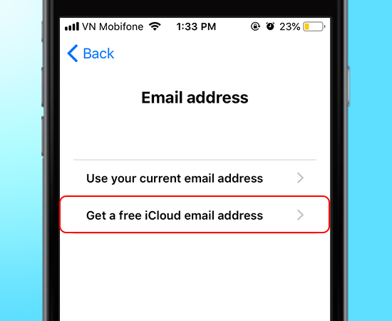 Sau đó chọn Get a free iCloud email address