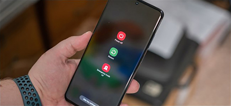 Khởi động lại điện thoại là một giải pháp dễ làm mà hiệu quả