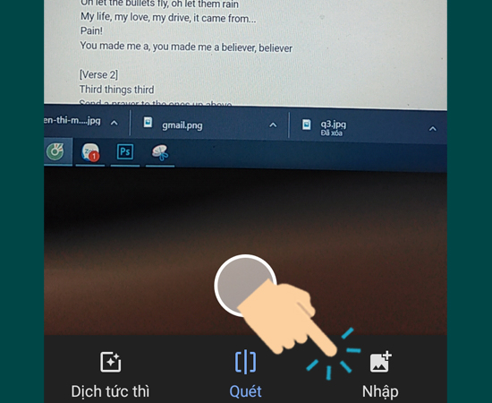 Chọn Nhập và sau đó chọn một hình ảnh bạn muốn dịch