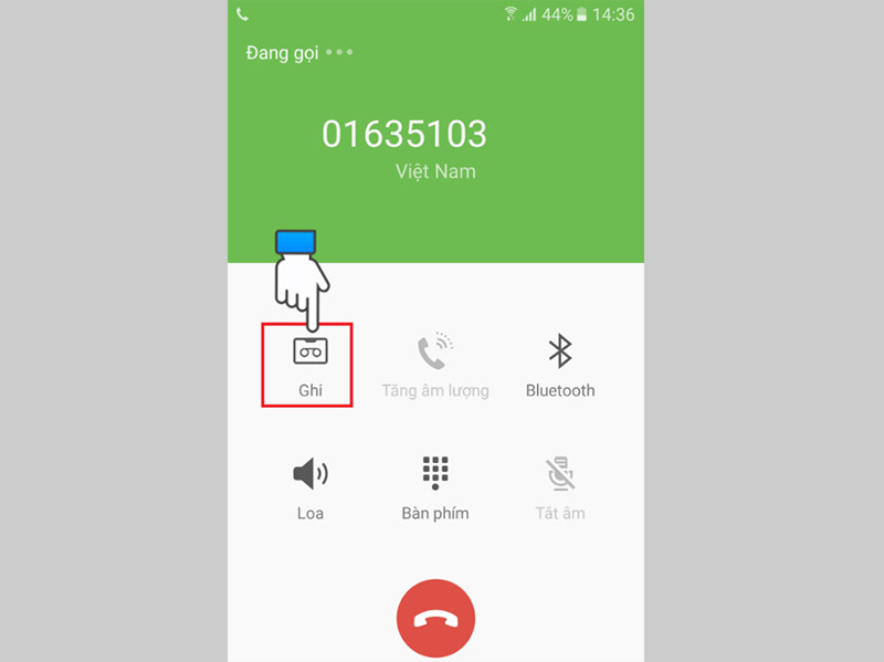 Trên giao diện cuộc gọi đi, chọn chức năng Ghi để tiến hành ghi âm