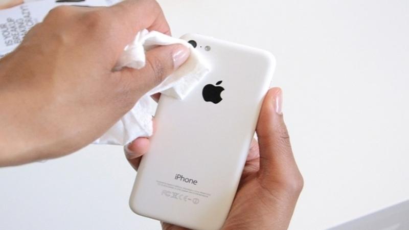 Vệ sinh camera điện thoại thường xuy&ecirc;n