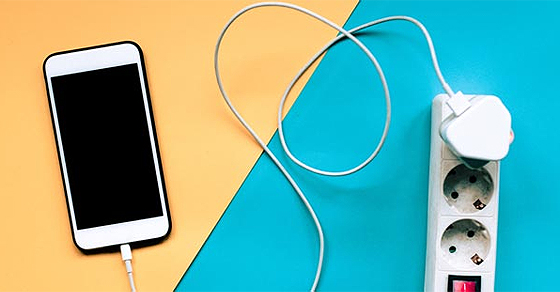 Có nên tắt nguồn điện thoại khi sạc, khi ngủ và khi không sử dụng?