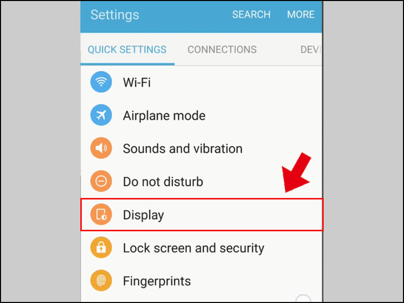  V&agrave;o Settings (C&agrave;i đặt), chọn v&agrave;o Display (Hiển thị)