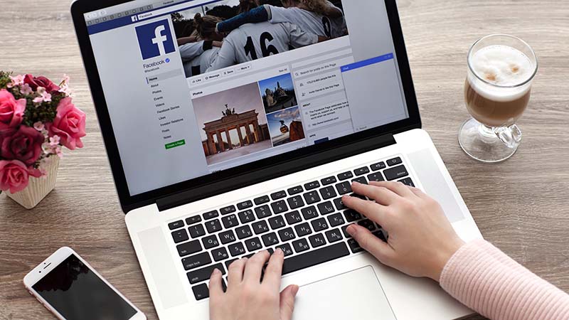 Đồng bộ 2 tài khoản Facebook 