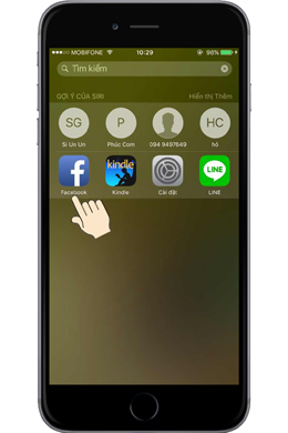 Đầu tiên bạn mở Facebook trên iPhone lên.