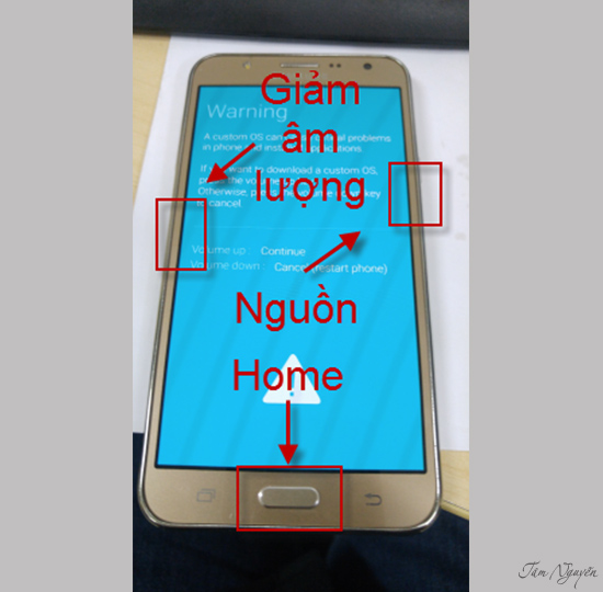 giảm âm lượng + Home + Nguồn