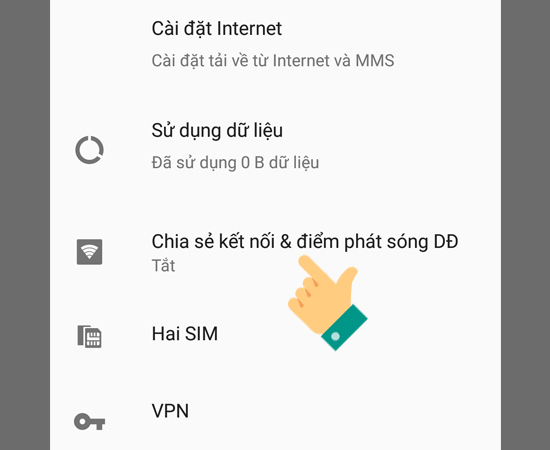 Bước 3: Tại giao diện Mạng và Internet, bạn chọn Chia sẻ kết nối & điểm phát sóng DĐ.