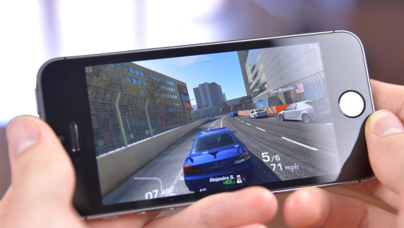 Do chơi game hoặc sử dụng điện thoại quá lâu