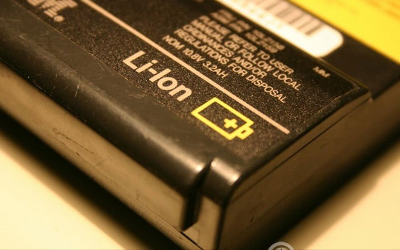 Pin Lithium-Ion (Li-Ion)