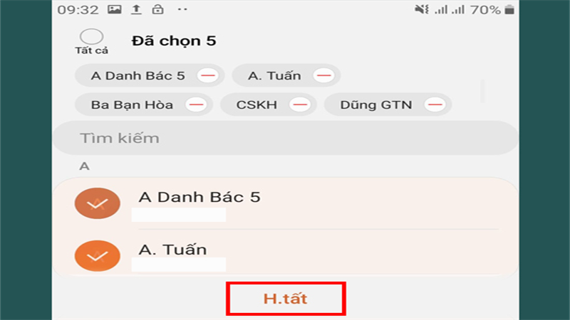 Bước 6: Hãy chọn những số điện thoại cần chép vào điện thoại. Sau khi chọn xong nhấp vào Hoàn tất.