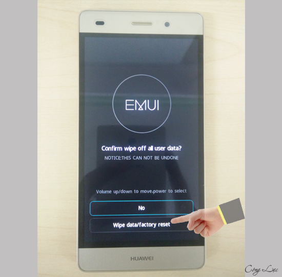 chọn wipe data/factory reset