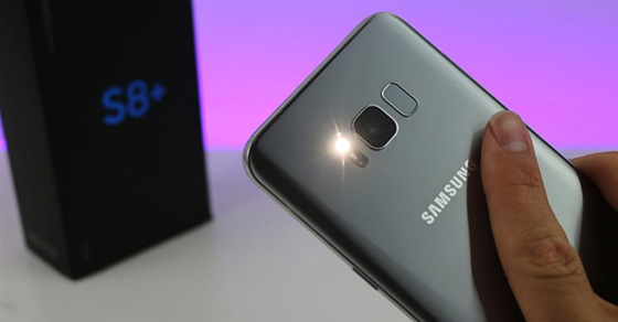 Cách bật/tắt đèn pin, mở/tắt đèn Flash trên điện thoại Samsung cực dễ