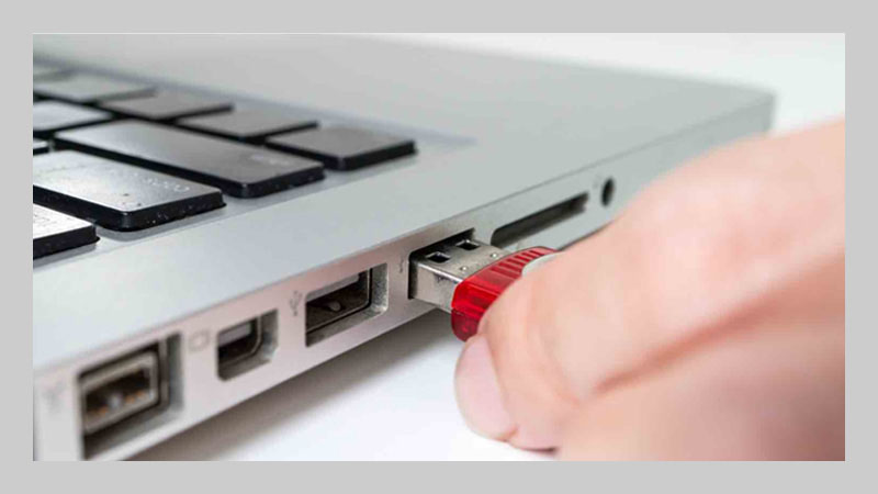 Kết nối chuột qua cổng USB khác