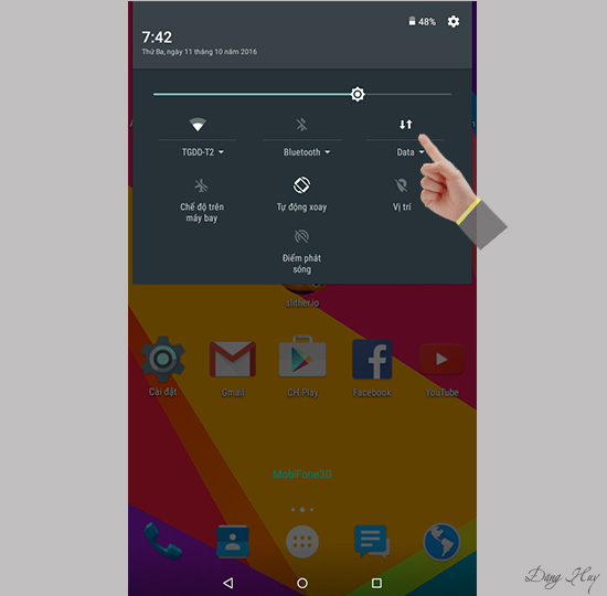 Bước 1: Vuốt từ trên màn hình và bật Data