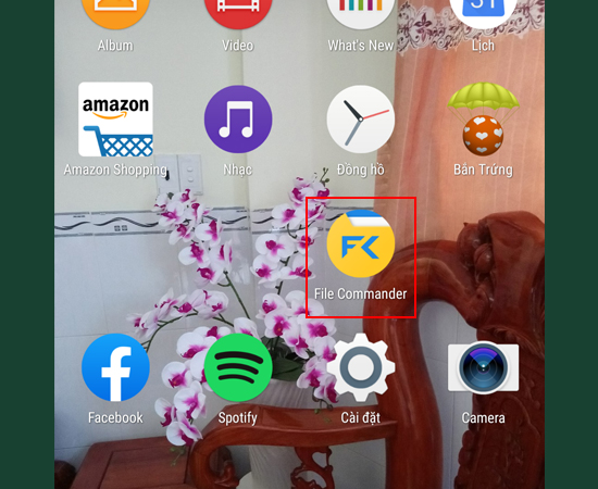 Bước 2: Tải ứng dụng File Commander. Sau khi tải xong, h&atilde;y mở ứng dụng.